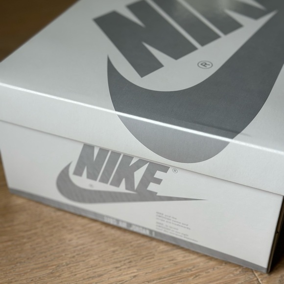 NWB Jordan 1 Retro High CO.JP Midnight Navy (2020) 11.5 - Picture 15 of 15